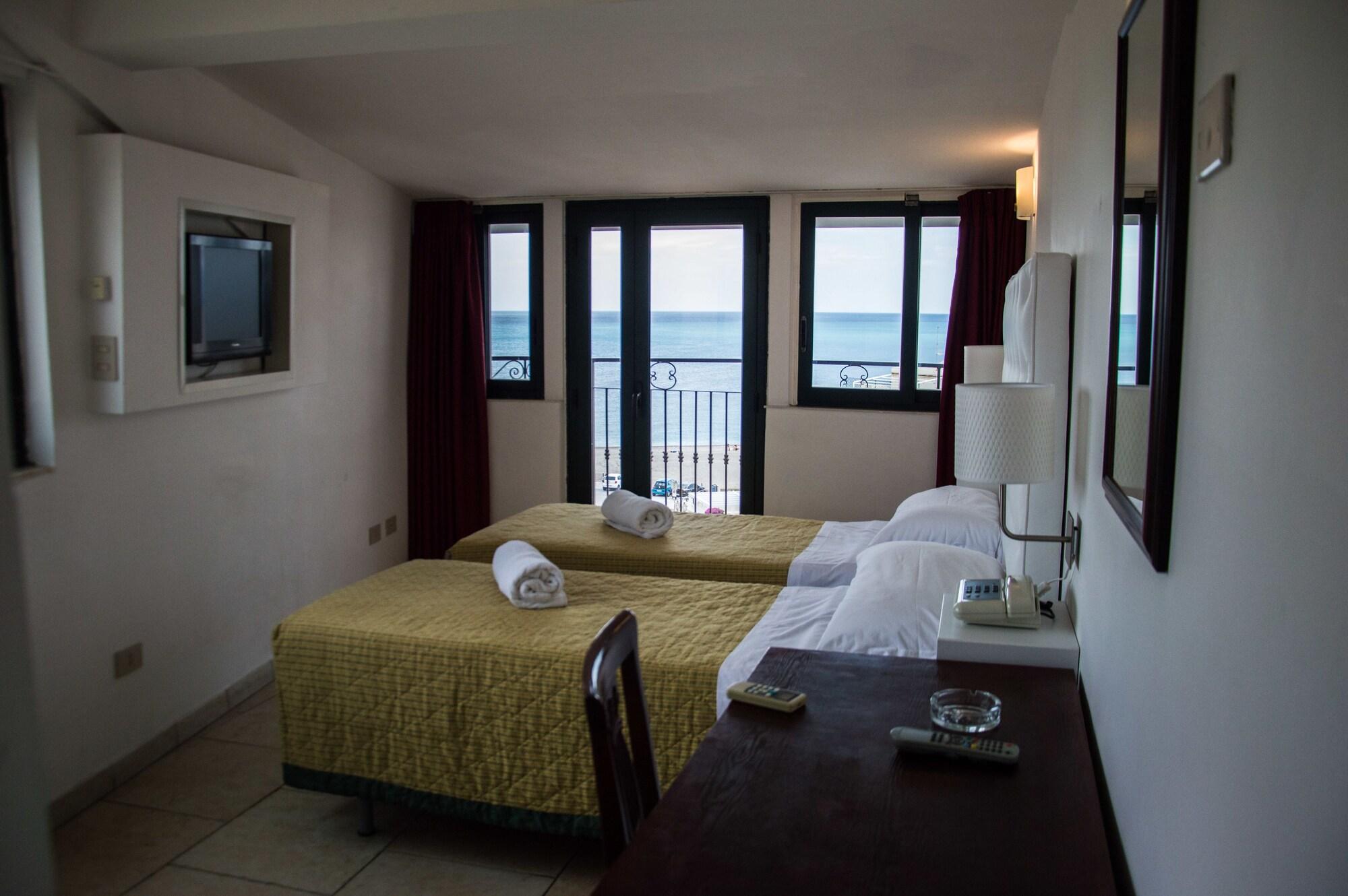 Hotel & Apartments Villa Linda Giardini Naxos Luaran gambar