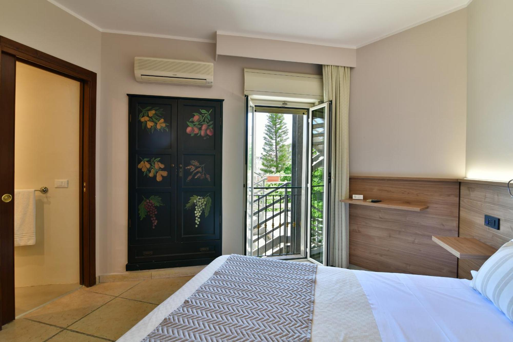 Hotel & Apartments Villa Linda Giardini Naxos Luaran gambar
